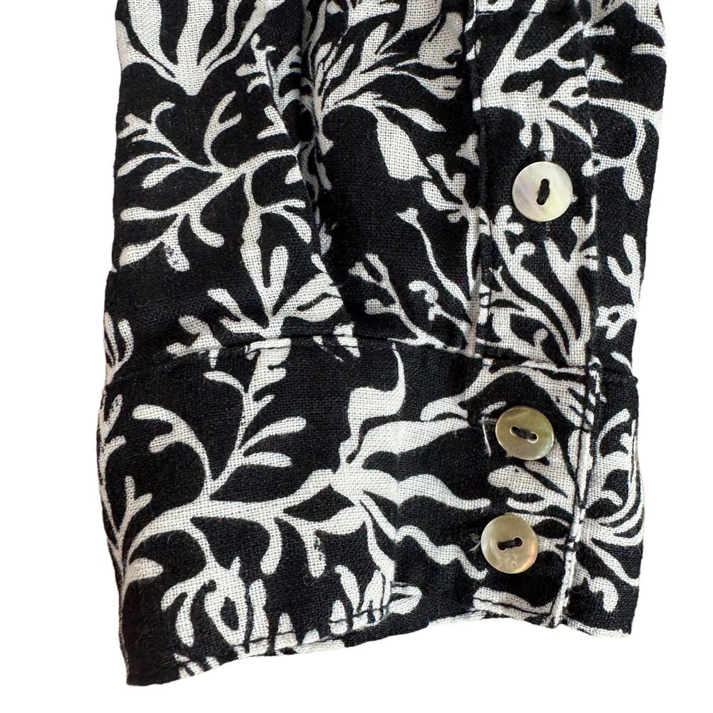 Martha Stewart Black and white coral print button up tunic top swim Size Medium - Picture 10 of 11